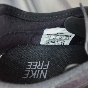Nike Shoes - Nike Free TR all black 7.5 Nike Shoes - Nike Free TR all black 7.5